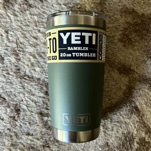 NWT YETI 20 oz Tumbler - Camp Green